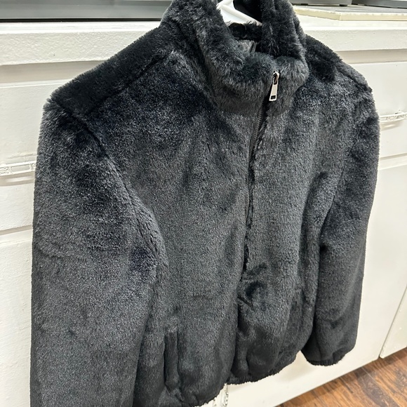 Cynthia Rowley Black Faux Fur Jacket – Size Small, Preloved - Picture 2 of 3